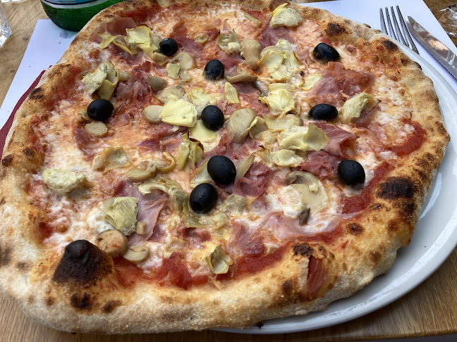 Opinii despre Caffè-Ristorante Contrada în Locarno - Gastronomie und Hotellerie