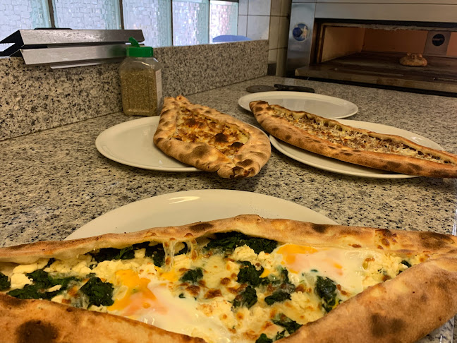 Opinii despre Ristorante Testarossa Pizzeria Pizza Kurier Restaurant în Seengen - Gastronomie und Hotellerie