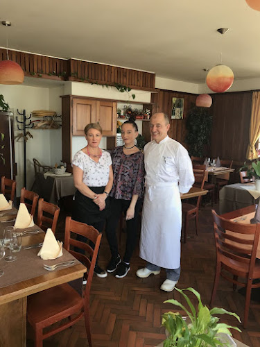 Restaurant Les Trois Suisses - Gastronomie und Hotellerie