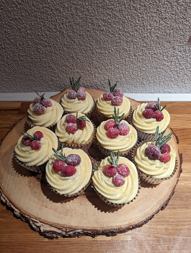 Comentarii opinii despre Connie Loves Cake