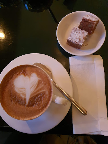 Opinii despre Brasserie Les Trois Rois în Basel - Gastronomie und Hotellerie