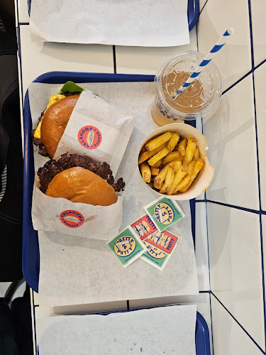 Av. Henri-Dunant 12, 1205 Genève