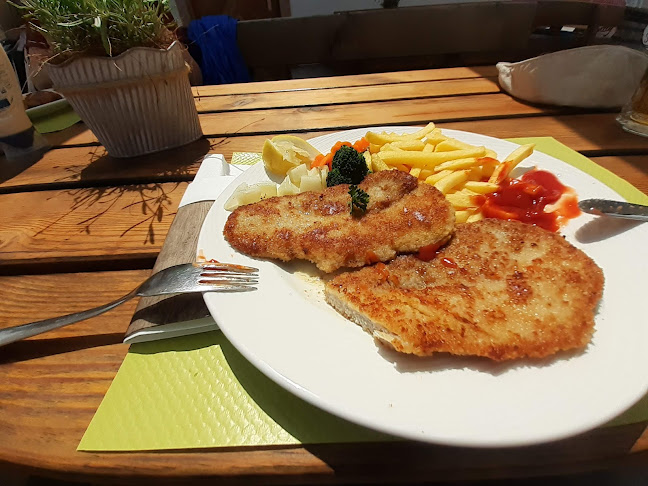 Opinii despre Mostler's Q-HOF în Sattel - Gastronomie und Hotellerie