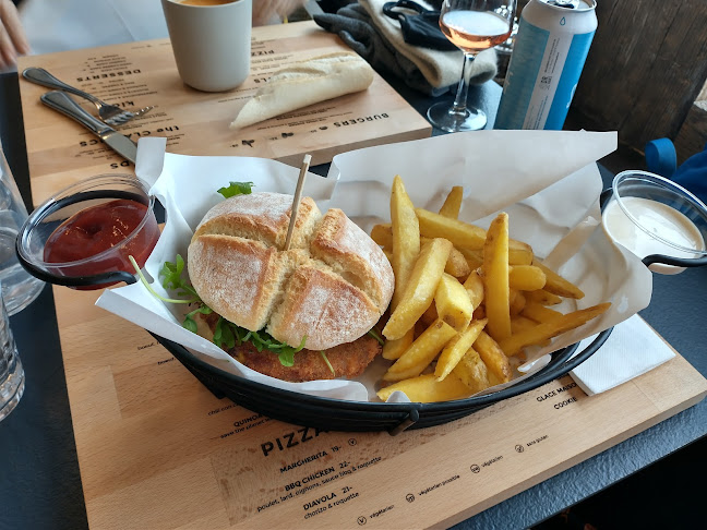 Comentarii opinii despre Chums Cafe Bretaye