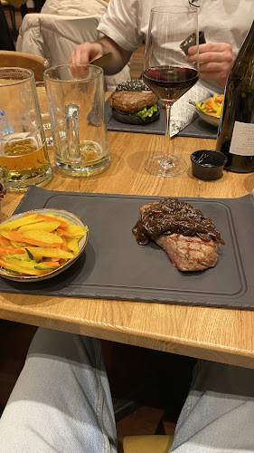 Opinii despre Barrique în Biel - Gastronomie und Hotellerie