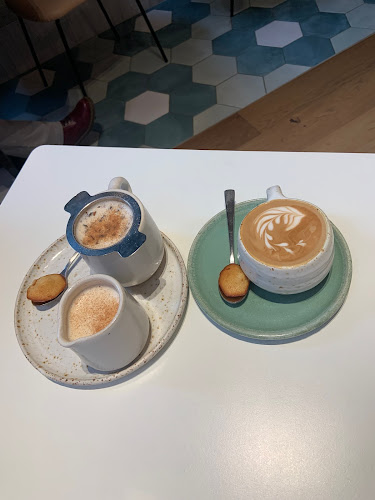 Madeleine - Café, Livres & Co - Lausanne