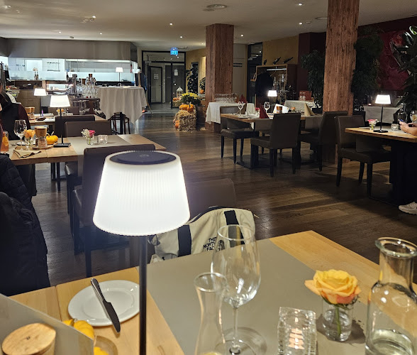 Opinii despre Panorama Restaurant în Wetzikon - Gastronomie und Hotellerie