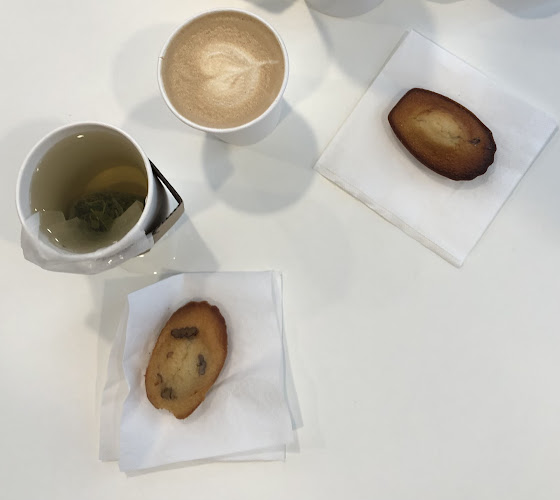 Madeleine - Café, Livres & Co - Gastronomie und Hotellerie