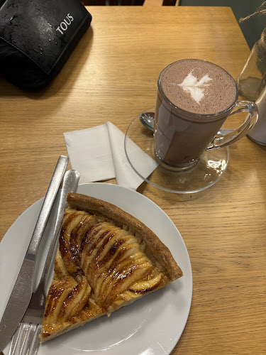 Av. des Alpes 62, 1820 Montreux