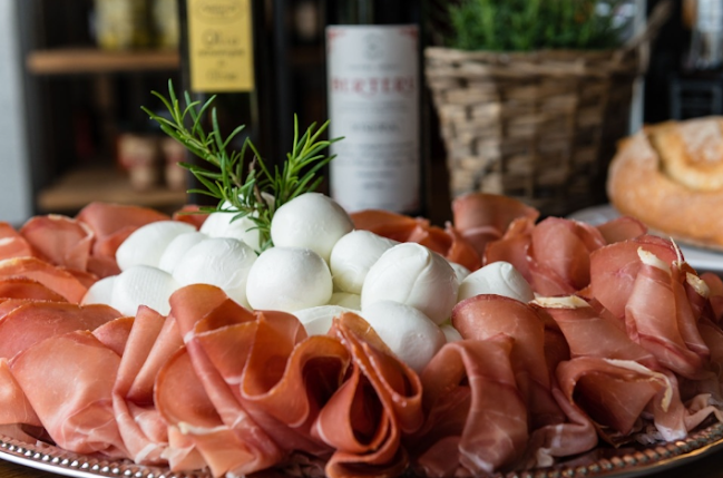 Opinii despre Bottega dei sapori Miglio GmbH în Dübendorf - Gastronomie und Hotellerie