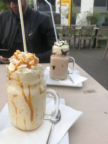 Comentarii opinii despre Burgers & Shakes