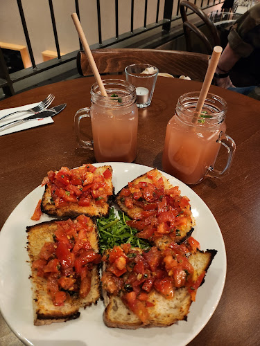 L'Osteria Basel Plaza - Gastronomie und Hotellerie