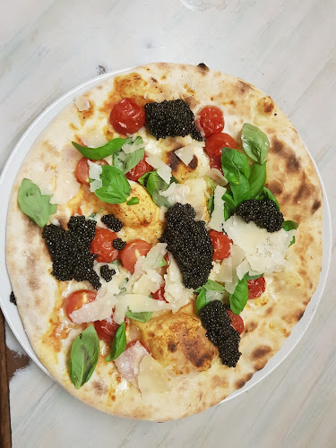 Opinii despre Tricolore în Oberengstringen - Gastronomie und Hotellerie