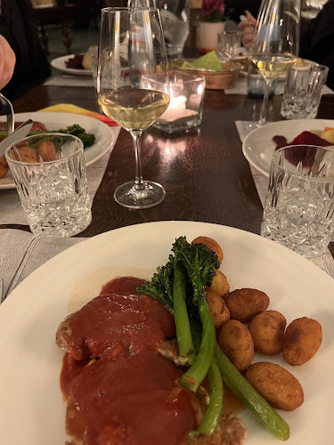 Opinii despre Restaurant im Golf-Club în Baden - Gastronomie und Hotellerie