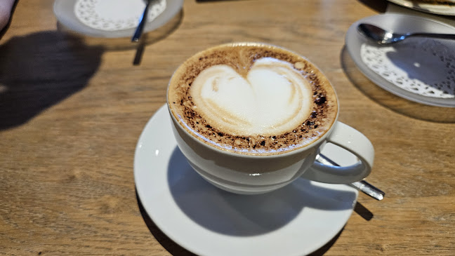 Bäckerei Konditorei Confiserie Café Haueter AG - Gastronomie und Hotellerie