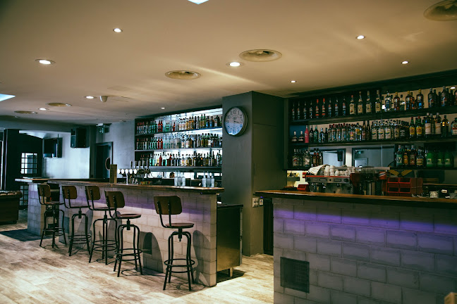 Comentarii opinii despre Bar Trois pièces & demi