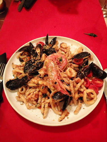 Opinii despre Trattoria Pizzeria Da Michele în Zürich - Gastronomie und Hotellerie