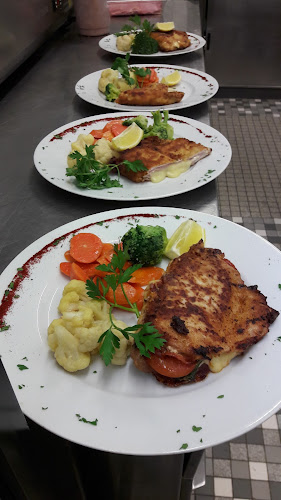 Opinii despre Restaurant Pizzeria Due Fratelli / Cordon bleu în Greifensee - Gastronomie und Hotellerie