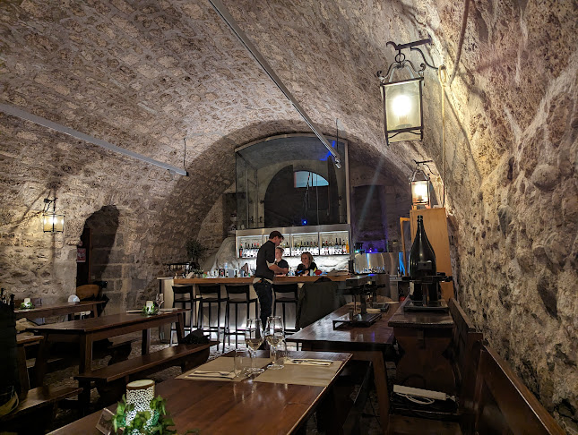 Comentarii opinii despre Caveau de Nyon