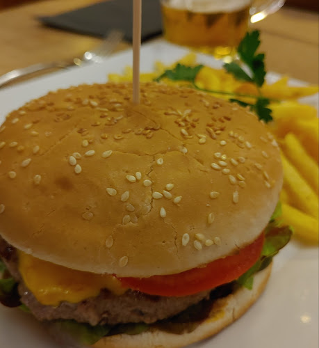 Acht 3 null 3 - Gastronomie und Hotellerie