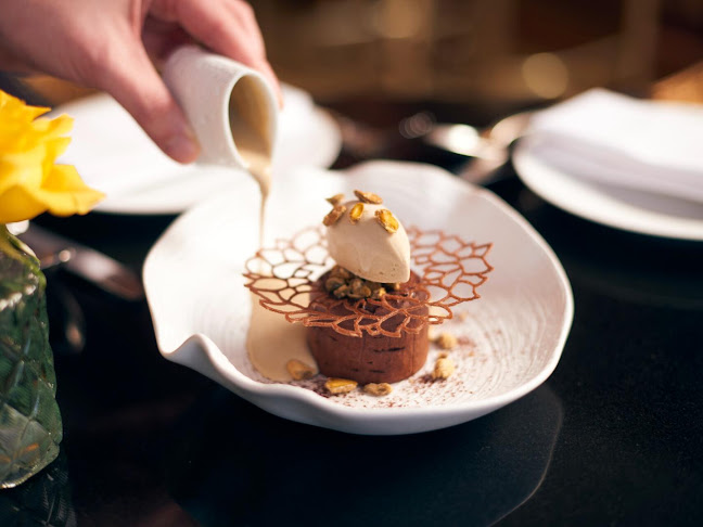 Opinii despre Le Bar des Bergues în Geneva - Gastronomie und Hotellerie