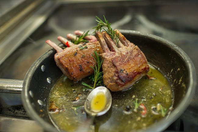 Opinii despre Bistro k2 în Zürich - Gastronomie und Hotellerie