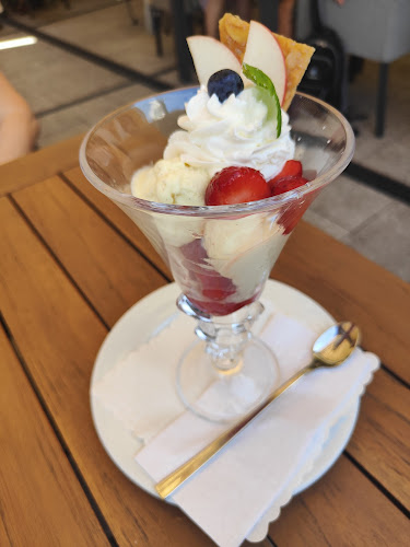 Opinii despre Grand Café Restaurant Schuh în Interlaken - Gastronomie und Hotellerie