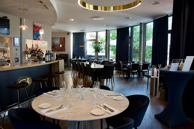 Simple Steakhouse & Tapas Bar - Gastronomie und Hotellerie