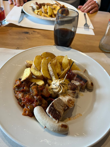 Landgasthaus Bauernhof - Lauerz