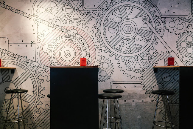 Diagonal Café & Bar