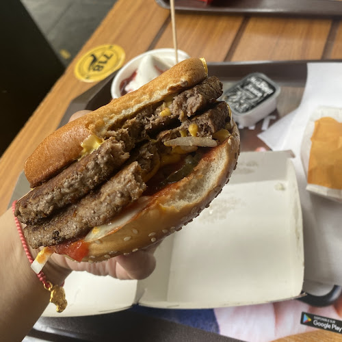 Rue du Mont-Blanc 22, 1201 Genève