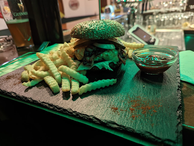 Comentarii opinii despre IRISH PUB - BEST BURGER IN TOWN