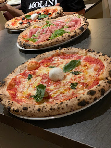 Opinii despre Molini Pizza Luzern-Eichhof în Kriens - Gastronomie und Hotellerie