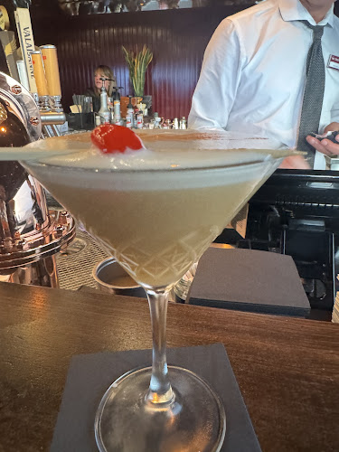 Attika Rooftop Bar - Gastronomie und Hotellerie