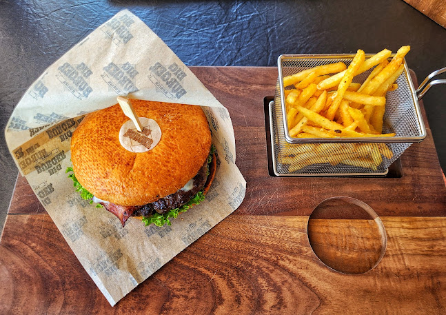 Opinii despre Big Burger St. Gallen Diner & Kurier în Wittenbach - Gastronomie und Hotellerie