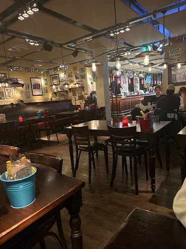 Comentarii opinii despre Burgers & Shakes