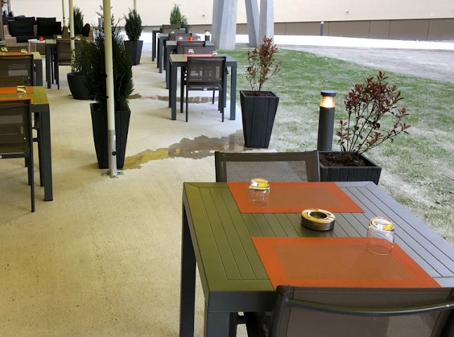 Poulet à Guia - Gastronomie und Hotellerie