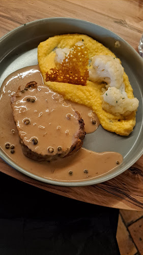 Opinii despre Le Resto by Hostellerie du Chateau în Rolle - Gastronomie und Hotellerie