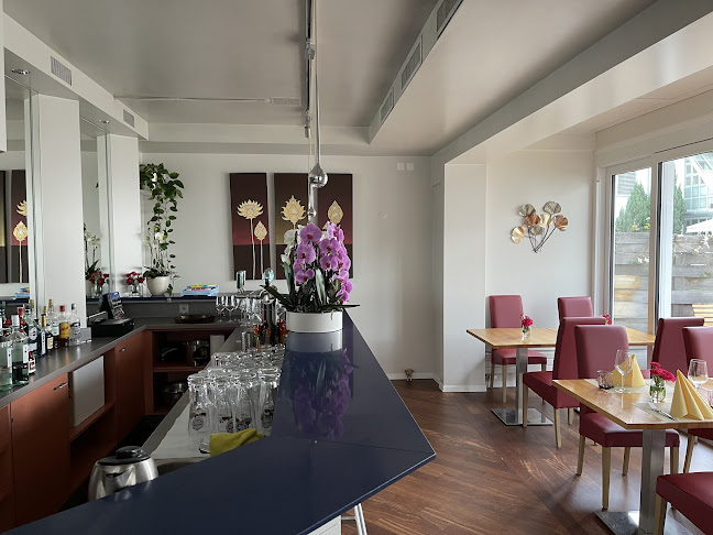 Siam Square Restaurant & BAR