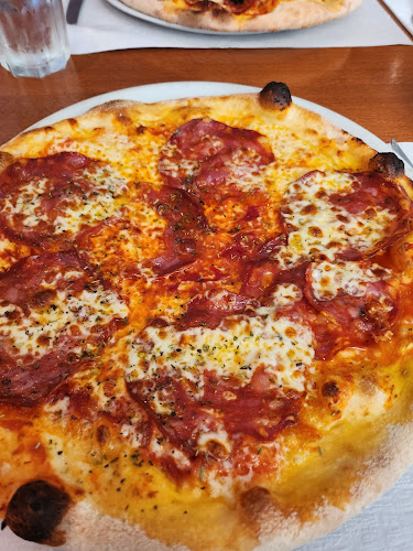 Comentarii opinii despre Pizzeria Sapore-Holzofen