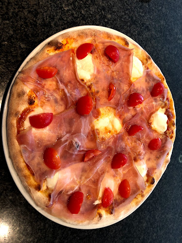 Opinii despre Ristorante Pizzeria La Fontana în Wangen-Brüttisellen - Gastronomie und Hotellerie