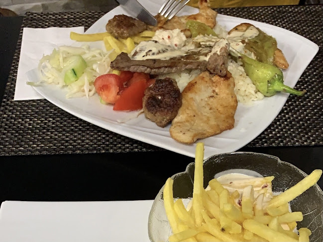 Opinii despre Aux Délices des Balkans în Lausanne - Gastronomie und Hotellerie