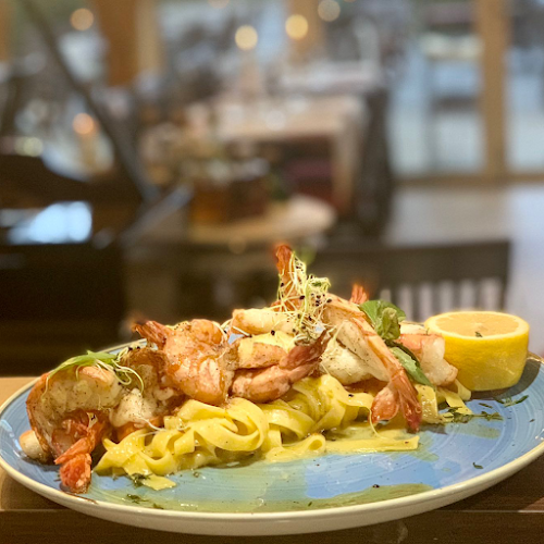 Opinii despre Villa Barone Ristorante Pizzeria în Dübendorf - Gastronomie und Hotellerie