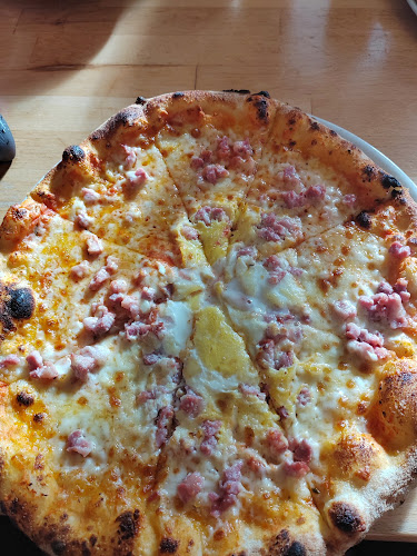 Pizzeria la Piccola - Gastronomie und Hotellerie