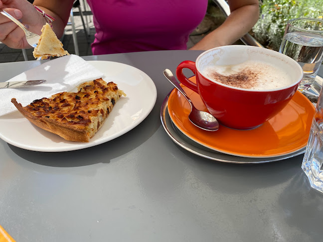 Opinii despre Wildi's Dorfcafé - Restaurant-Café în Morschach - Gastronomie und Hotellerie