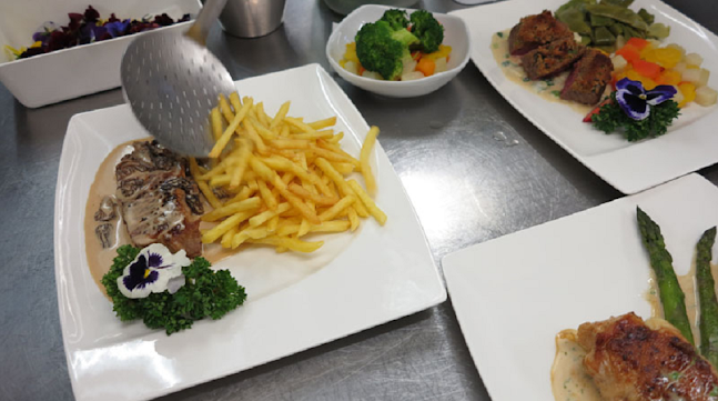 Opinii despre Restaurant Anker în Sutz-Lattrigen - Gastronomie und Hotellerie