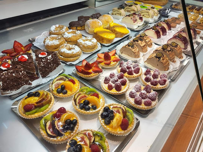 Opinii despre Pâtisserie Girardin în Montreux - Gastronomie und Hotellerie