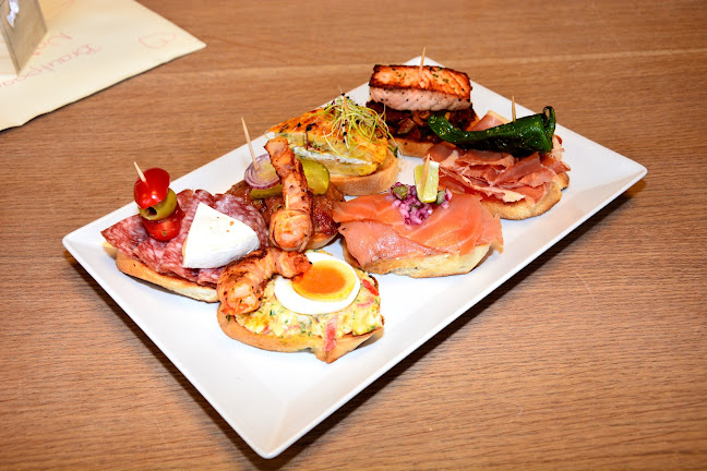 Opinii despre La Barrica vino y tapas în Cham - Gastronomie und Hotellerie