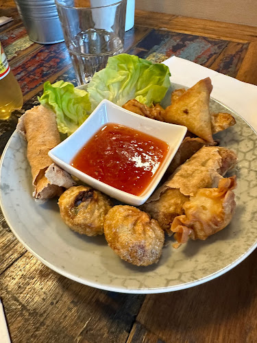 Mandalay Thu ( မန္တလေးသူ ) ( Haung Asian) - Gastronomie und Hotellerie