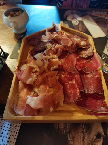 Opinii despre Au Creux du Feu în Broc - Gastronomie und Hotellerie